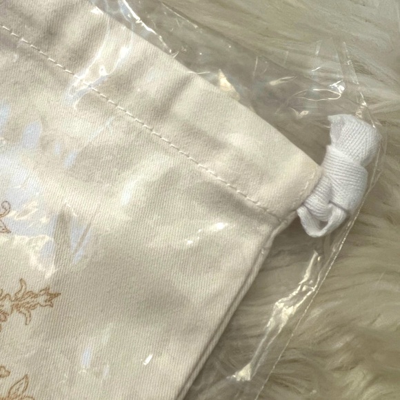 DIOR Pochon Medium Holiday Drawstring Pouch - Picture 2 of 4